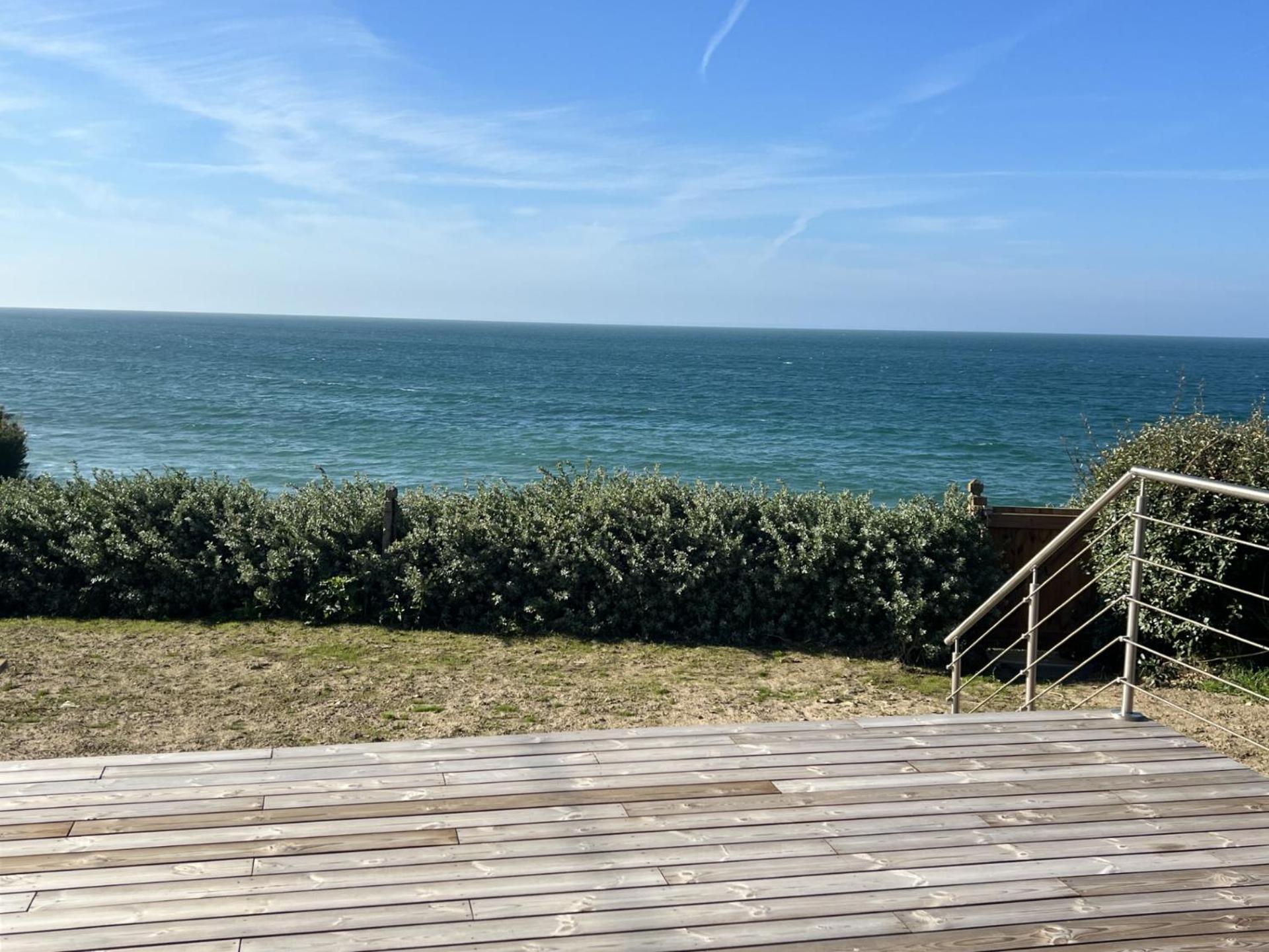 Le Bruit Des Vagues Vila Les Pieux Exterior foto