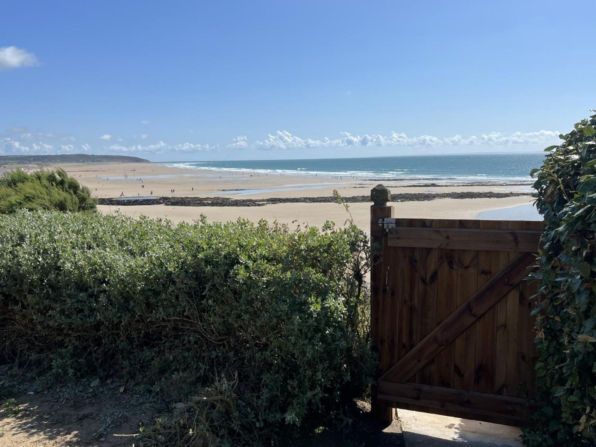 Le Bruit Des Vagues Vila Les Pieux Exterior foto